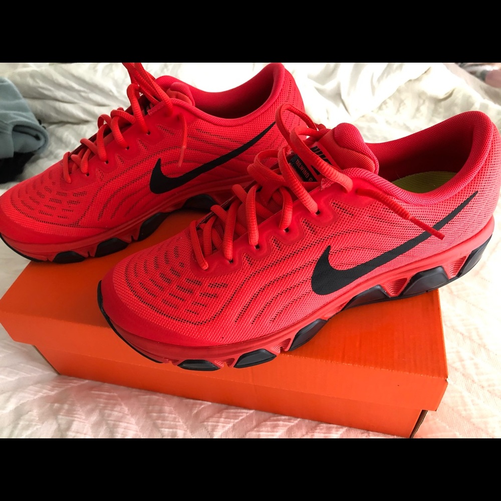 Nike Air Max Tailwind 6 (Men Size 9.5) immaculate